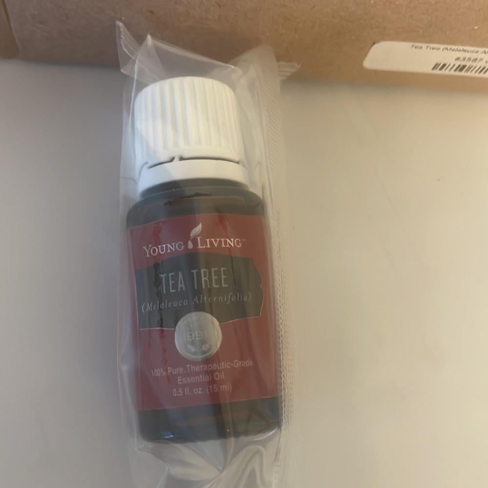 YL Tea Tree Essential Oil - Picture 3 of 4